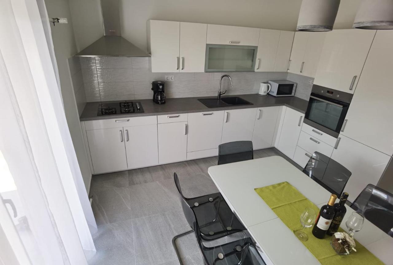 Apartman Bura Posedarje Exterior foto